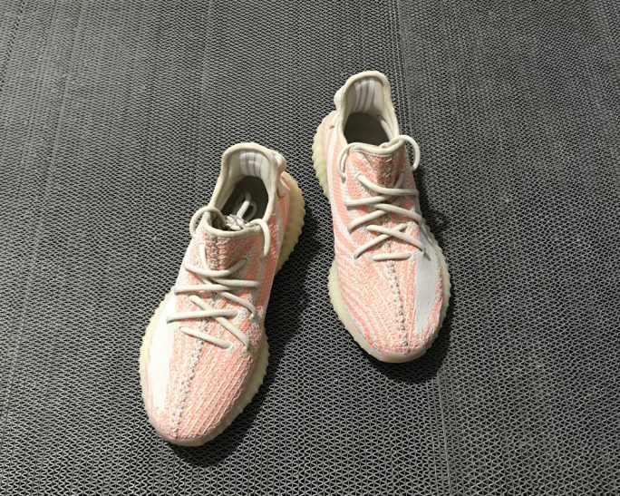 yeezy boost 350 v2 chalk coral