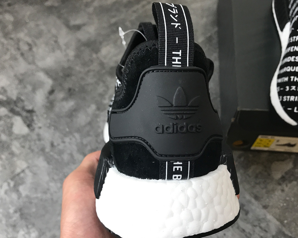 nmd r1 white with black stripes