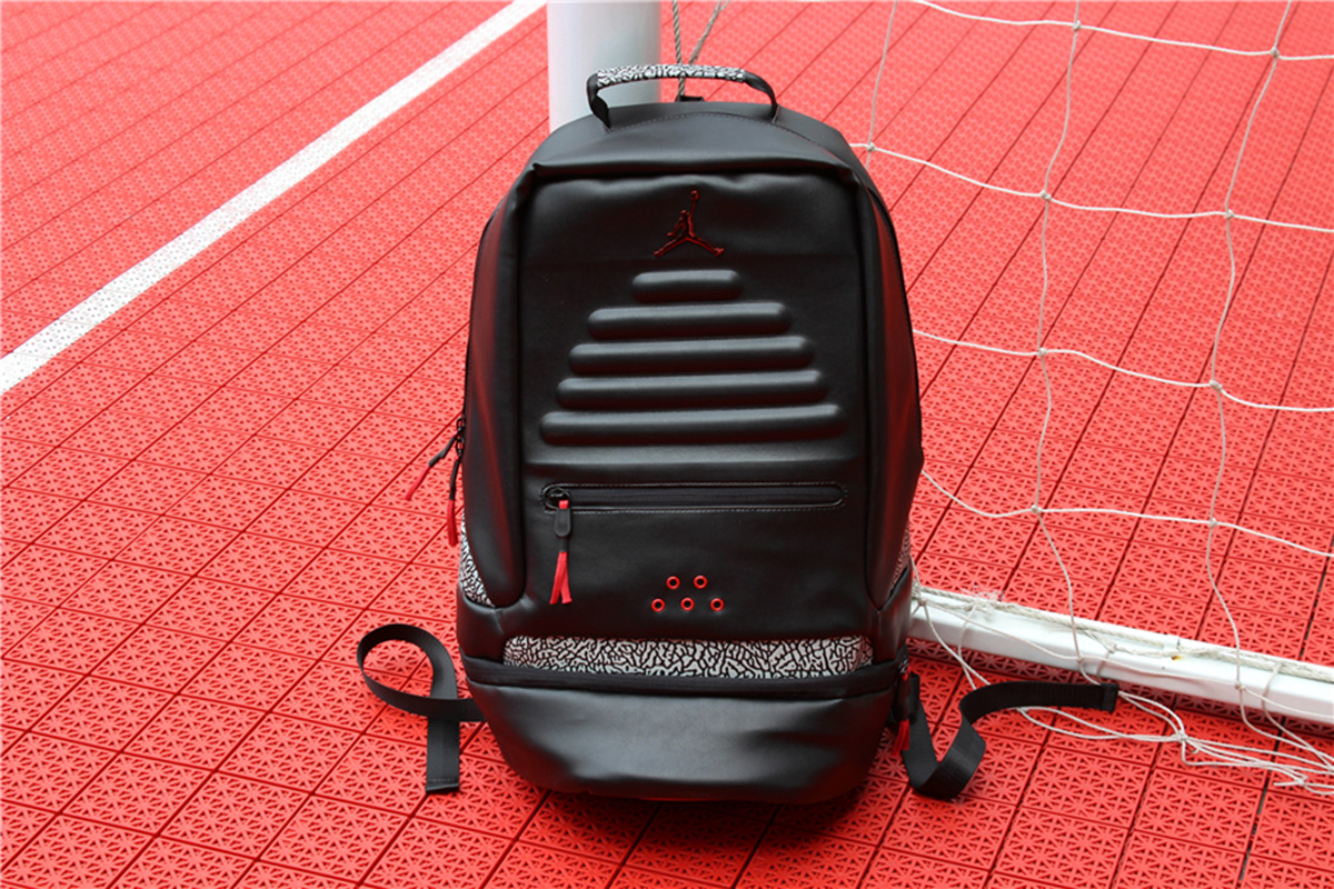 Air Jordan Retro 3 Backpack Black/Gym 
