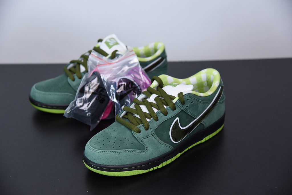 green lobster dunks