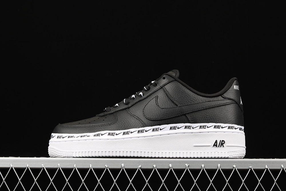 nike air force 1 black with white sole