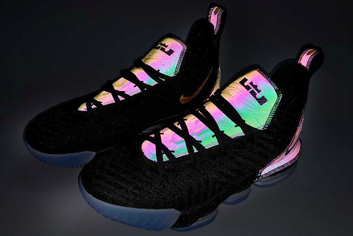 lebron shoes glow in the dark