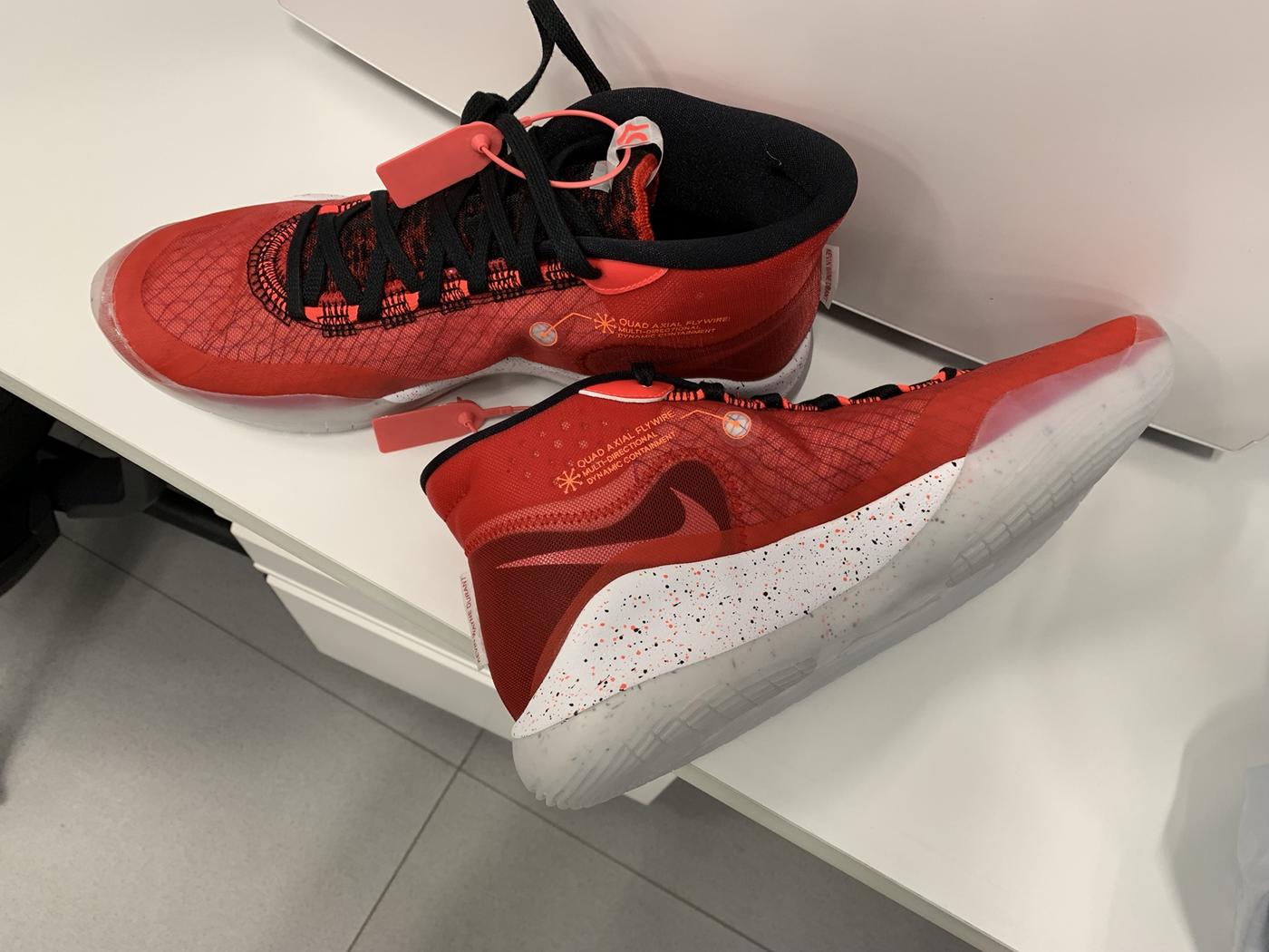 kd 12 university red