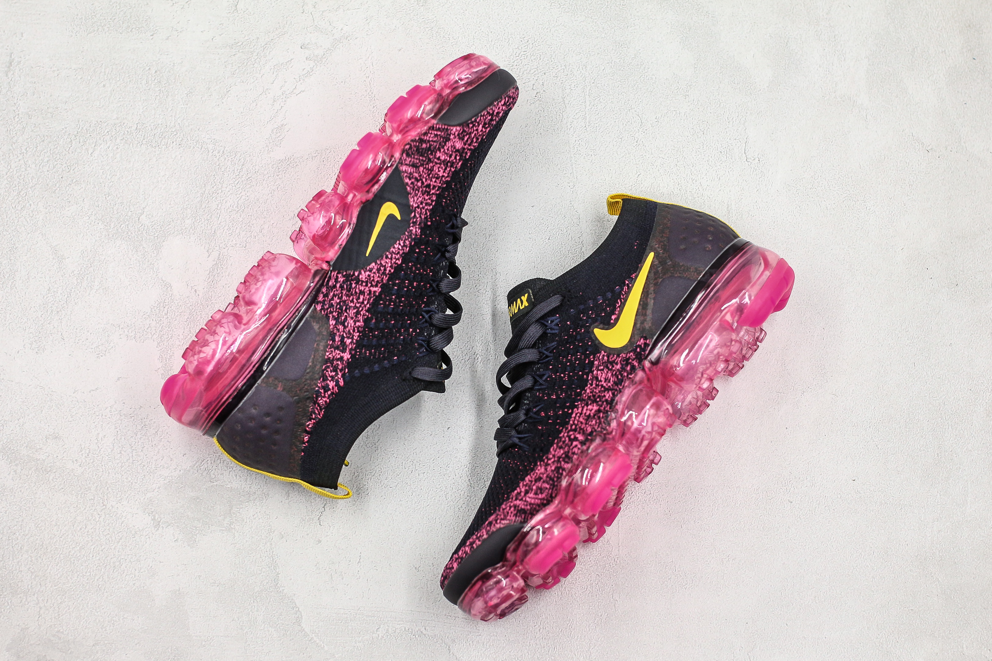 pink and black vapormax flyknit