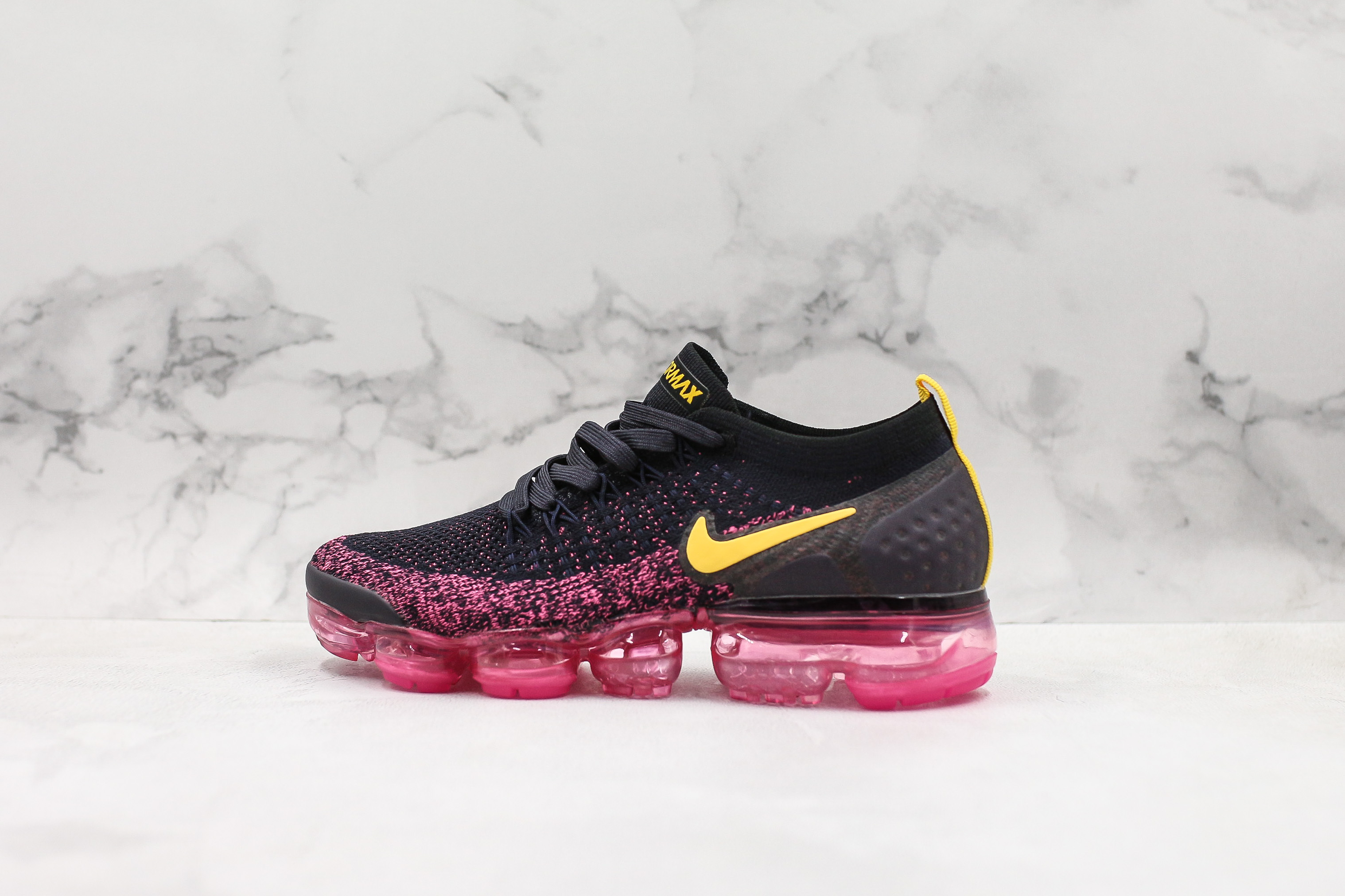 black and pink vapormax flyknit
