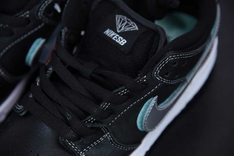 nike sb dunk diamond black
