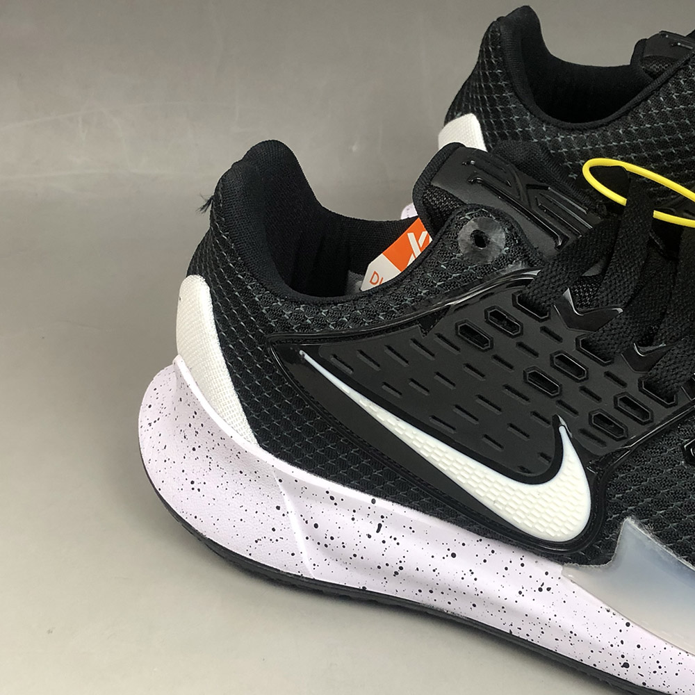 kyrie low 2 black and white