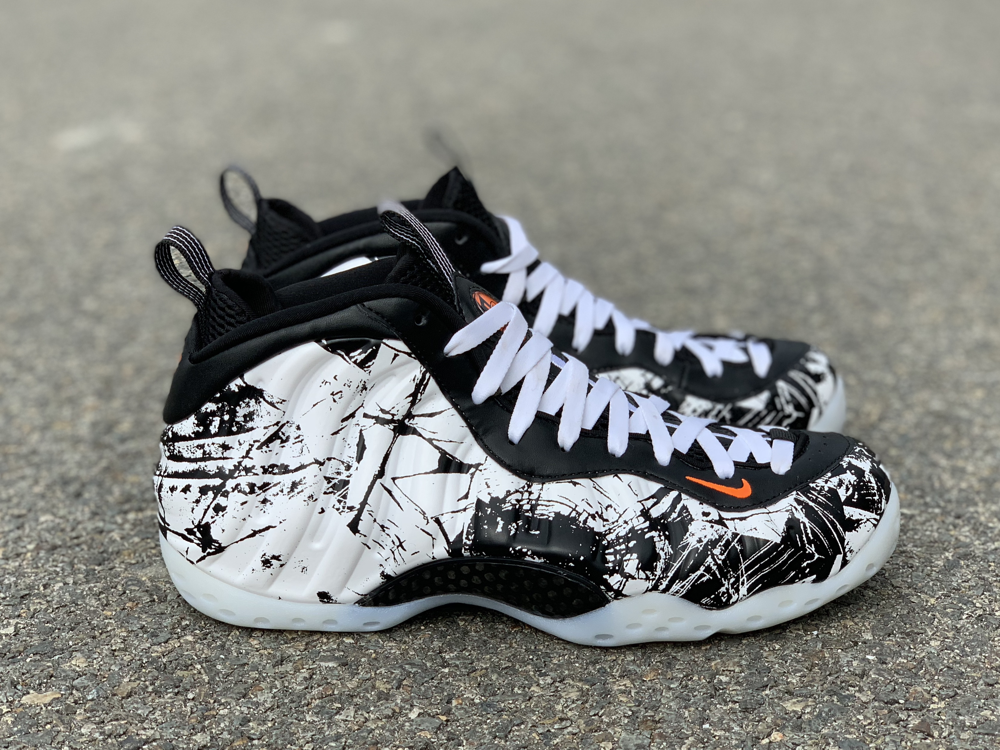 black and white foamposites release date
