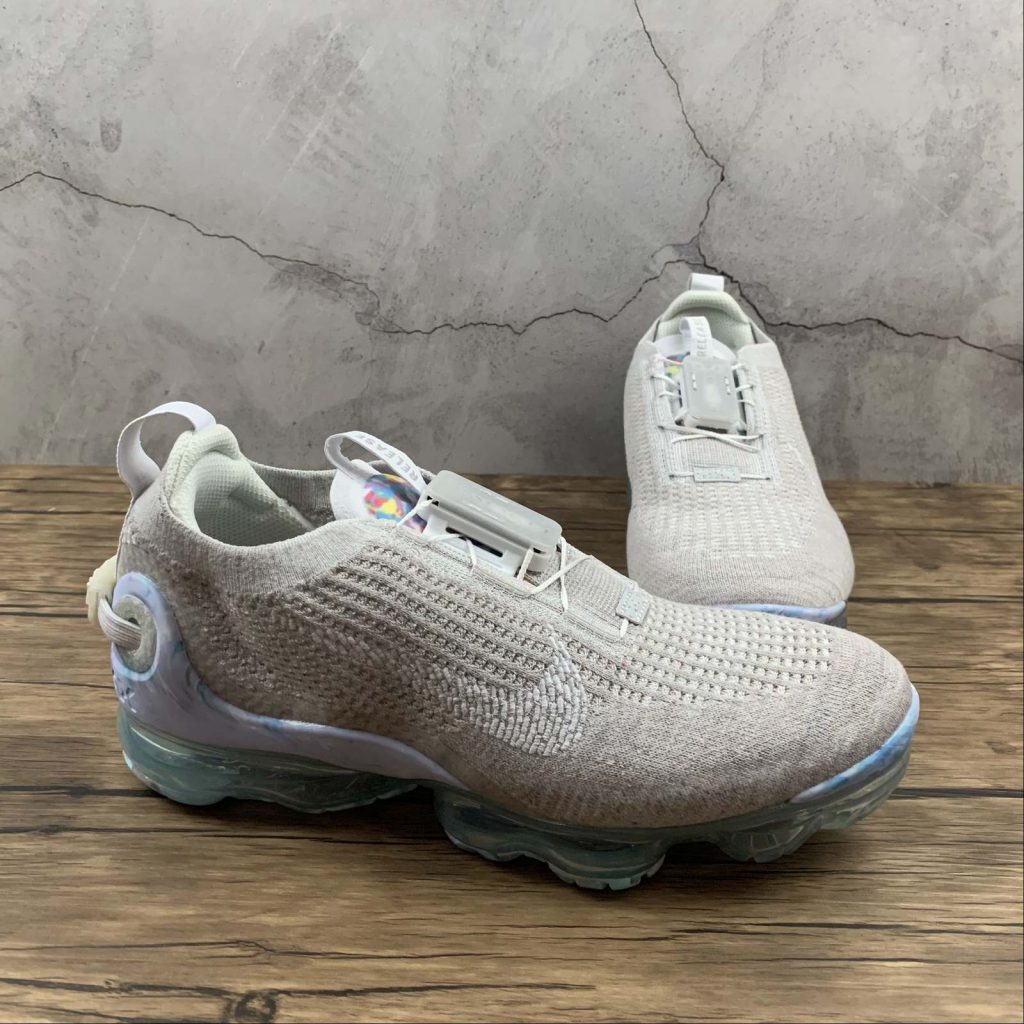 vapormax summit white