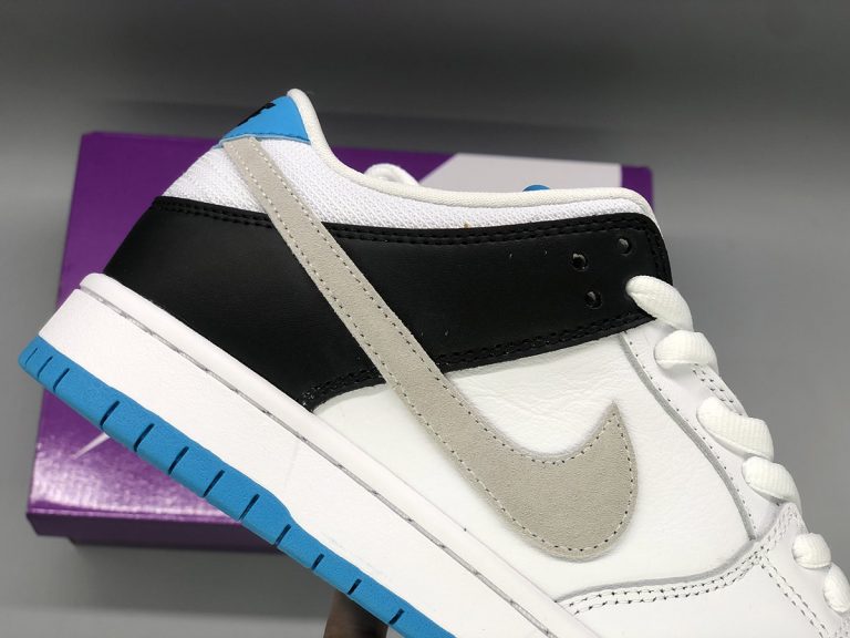 razor blue dunks